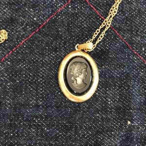 Vintage Sarah Coventry black cameo